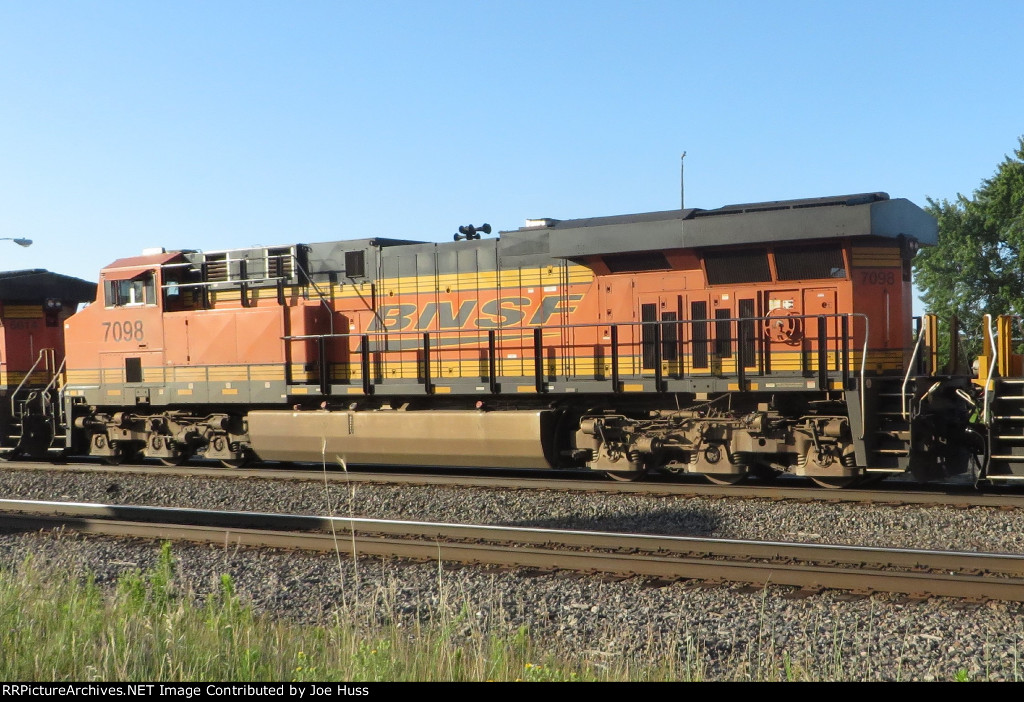 BNSF 7098